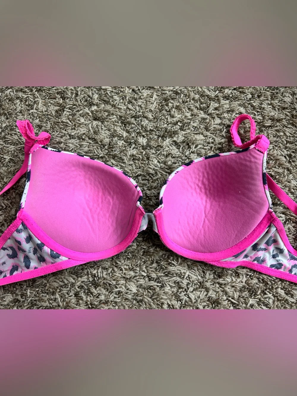 Pink Victoria's Secret Y2K Leopard Print T-Shirt Bra Sz 34C